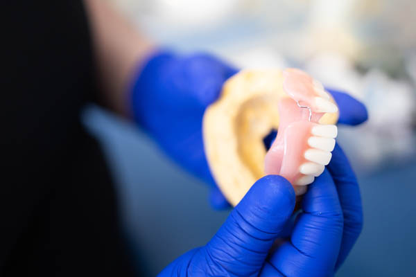 Why It&#    ;s Important To Leave Denture Repair To A Dental Professional
