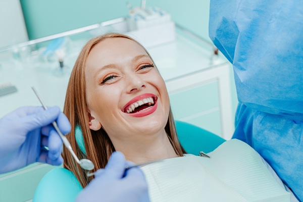 How To Choose Between Single Cosmetic Treatments And A Smile Makeover